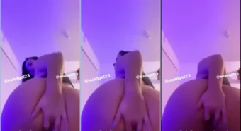 Angel Santiago se dando prazer com as mãos