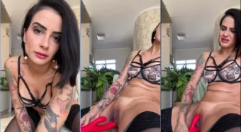 Prazer intenso da Lola Benvenutti com o vibrador