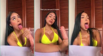 Samie Vera, uma morena irresistível e cheia de charme, com um vibrador poderoso na mão