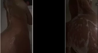 Tassi Araujo, cheia de charme, exibindo aquele corpão todo ensopado