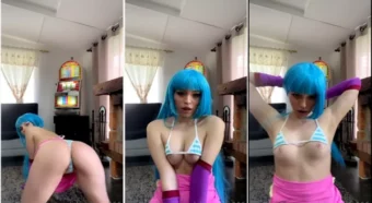 Ale Garces de calcinha mandando ver no rebolado!