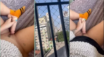 Angel Santiago se deliciando na rede da varanda