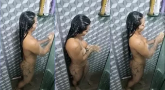 Cavala Maromba despida tomando banho