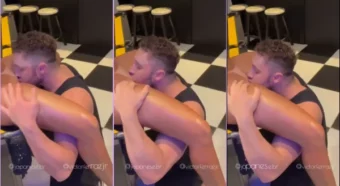 Jully Queiroz recebendo uma deliciosa chupada na sua bucetinha