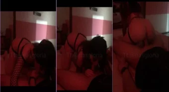 Rias Gloria dando show na natividade e aproveitando o prazer ao máximo