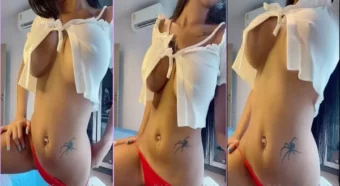 Phatcharin, a morena de seios fartos, se divertindo se tocando no vídeo pornô