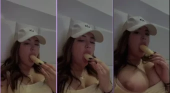 Tinaquintero se divertindo com a banana na boca
