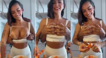 Tocando as teta da Karol Rosalin na cozinha