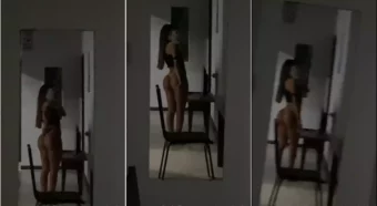 Vídeo quente da gata Reed se mostrando na frente do espelho