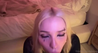 Baby Fooji se divertindo com seu brinquedinho!