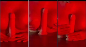 Flagra da sonicruz se divertindo com um brinquedinho!