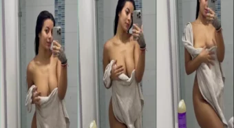 Joha Giraldo disponível no OnlyFans, fazendo uma peladinha no banho