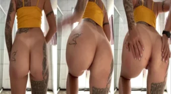 Nina Loira sem calcinha mostrando o bumbum