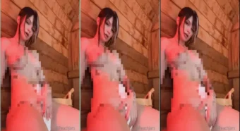 A Peach Jars aparece nesse vídeo se divertindo com a xoxota