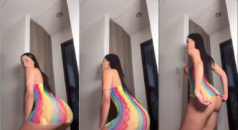 Danielarb2000 arrasando em um vestido de tirar o fôlego
