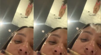 R4punzeel, toda sensual com seus piercings, dando uma de fumante no privacy