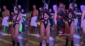 Vídeo picante da esposa do Dessinha, essa delícia dançando toda fantasiada!