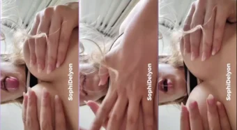 Vídeos da Sophi Delyon se divertindo e chegando ao êxtase