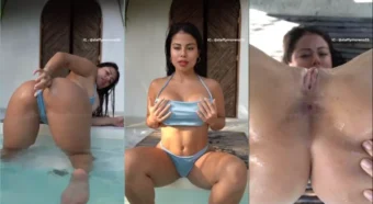 A Steffy Moreno ebuceta seus peitão maravilhosos