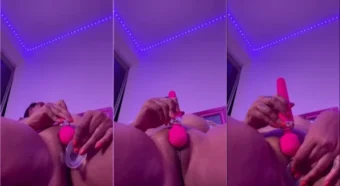 Karev Mora, uma safadinha arretada com a xoxota à mostra na brincadeira!