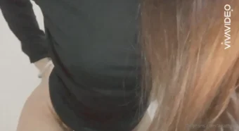 Nesse vídeo, a Agatha Castillo aparece de forma bem ousada, sem roupas