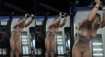 Abby lynnxxx, uma gata maravilhosa e cheia de charme, se mostrando toda