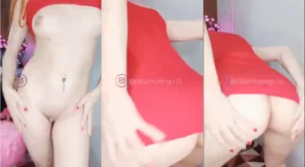 Lolita Morango sem roupa exibindo seu corpão sarado