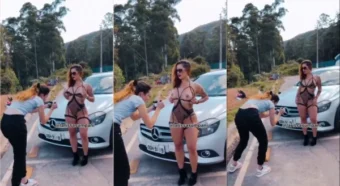 Larissa Sumpani posando com o decote à mostra