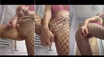 Apareceu na internet o vídeo da Kali Sluzza se masturbando em pé