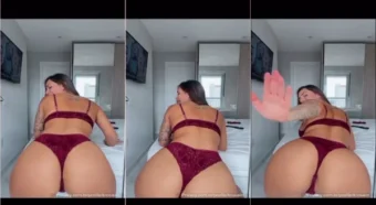 Karol Rosalin tá irresistível com essa calcinha que realça ainda mais o corpão dela!