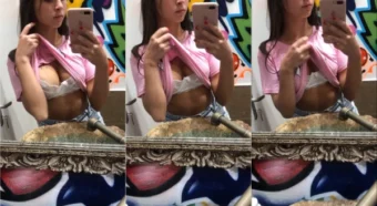 Natasha Steffens, a famosa gata cheia de charme, arrasando em vídeo com seu celular