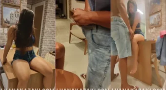 Vídeo caseiro da Luana Kazaki se divertindo com um membro empinado