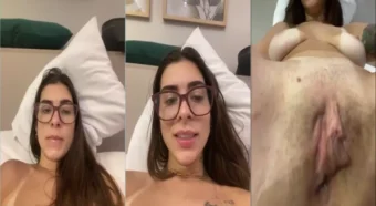 Fernanda, toda ousada, se mostrando bem provocante