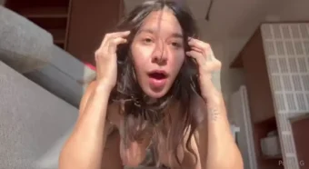 Polly, linda e safada, aparece no vídeo pegando de quatro!