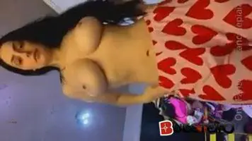 Francine Piaia heintail porn: peladinha tirando pijama vermelho