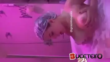 Sexo vídeos: Grazi Mourao pelada na banheira