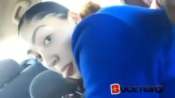 Amadora novinha leva pau e gozadinha na boca no carro