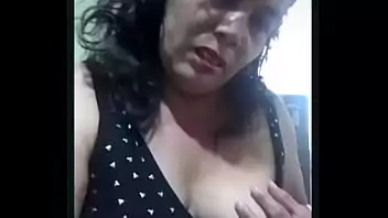 Tia Tia Meio sobrinho fode sua tia enquanto o marido trabalha