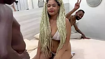 Apanhando Apanhando Branquela apanhou na bunda enquanto cavalgava