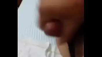gozando na cama Gozando deitando na cama 