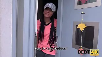 Homem musculoso se masturbando