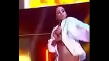 kerline pagando peitinho kerline pagando peitinho Anitta pagando peitinho prêmio multishow