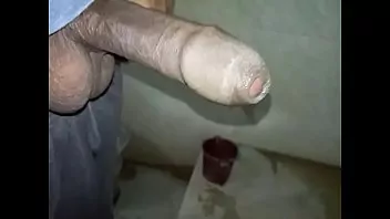 Masturbacao no banheiro