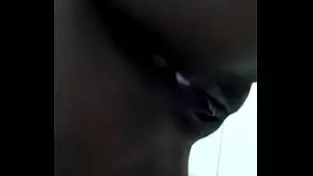 Neguinha dando cuzinho