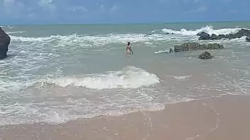 novinha pelada na praia de nudismo novinha pelada na praia de nudismo Amador