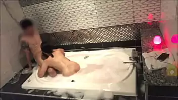 Fazendo sexo no banho