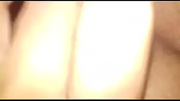Lilika teixeira sentando