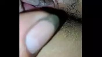 sexo việt nam Filme de sexo vietnamita com uma irmã que pediu dinheiro emprestado para retribuir o amor 