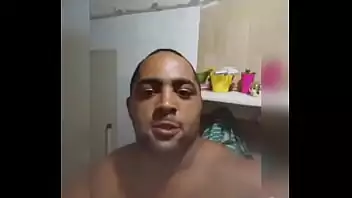 Batendo punheta falando putaria