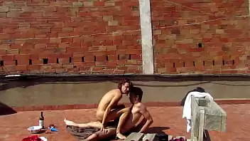 Casal magia transando